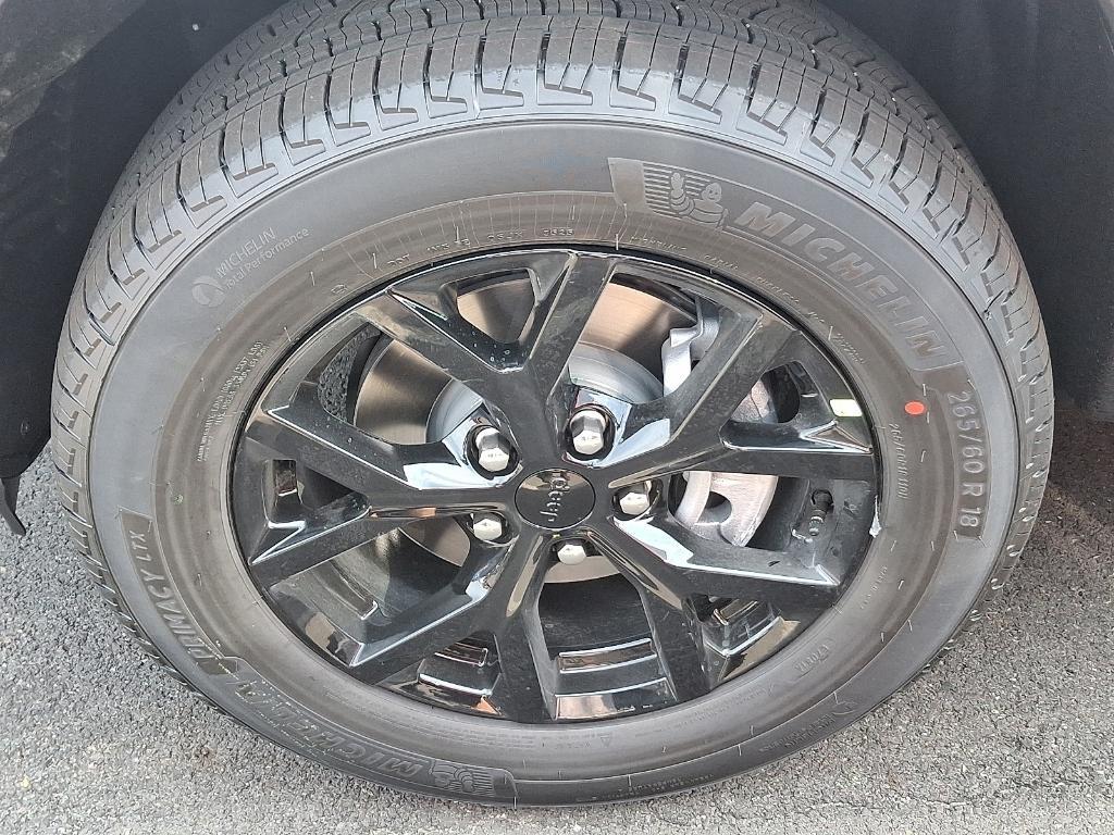 new 2025 Jeep Grand Cherokee car, priced at $39,946