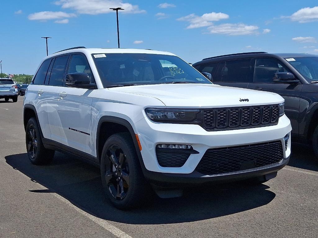 new 2025 Jeep Grand Cherokee car, priced at $47,857