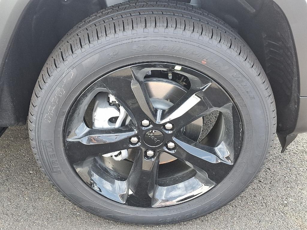 new 2025 Jeep Grand Cherokee car, priced at $48,876