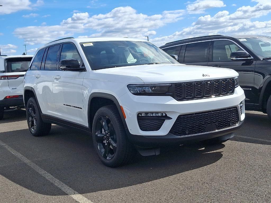 new 2025 Jeep Grand Cherokee car, priced at $48,876