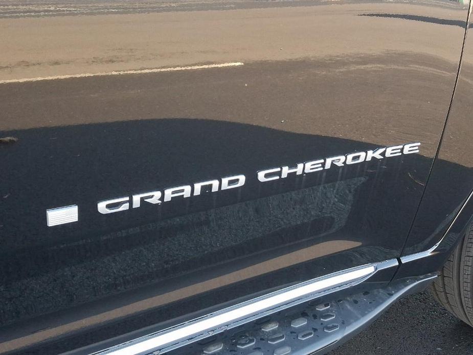 new 2025 Jeep Grand Cherokee car, priced at $66,656