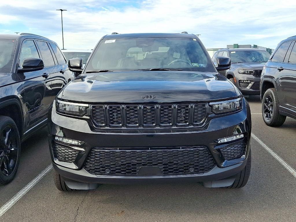 new 2025 Jeep Grand Cherokee car, priced at $49,471