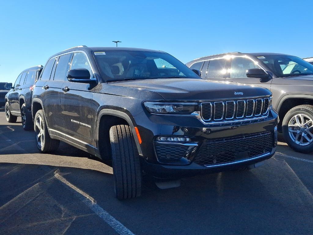 new 2025 Jeep Grand Cherokee car, priced at $50,391