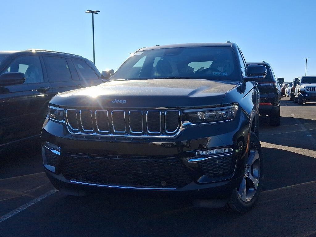 new 2025 Jeep Grand Cherokee car, priced at $50,391