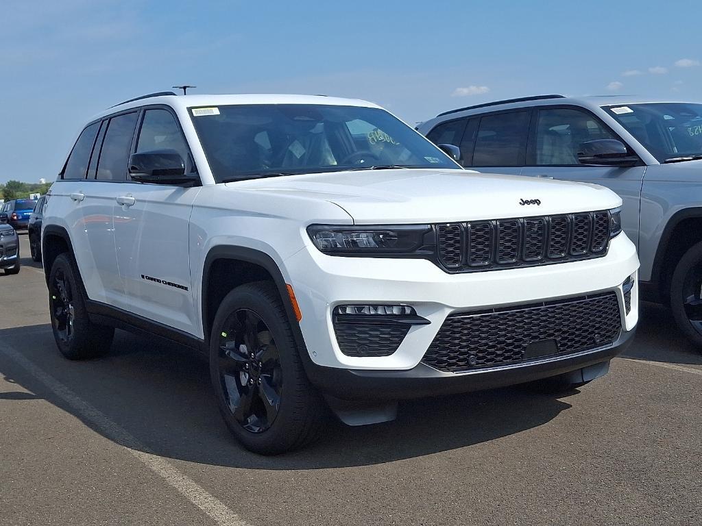 new 2025 Jeep Grand Cherokee car, priced at $49,871