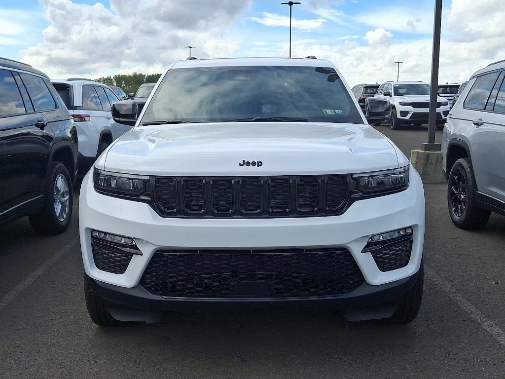 new 2025 Jeep Grand Cherokee car, priced at $45,951
