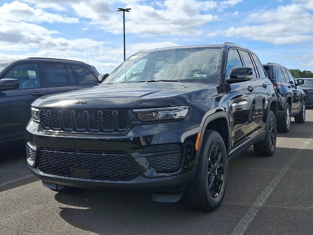 new 2025 Jeep Grand Cherokee car, priced at $40,541