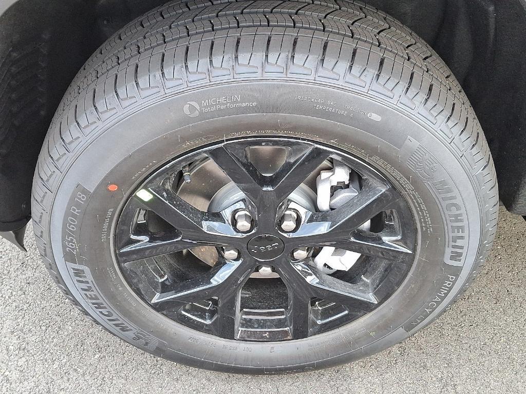 new 2025 Jeep Grand Cherokee car, priced at $40,541