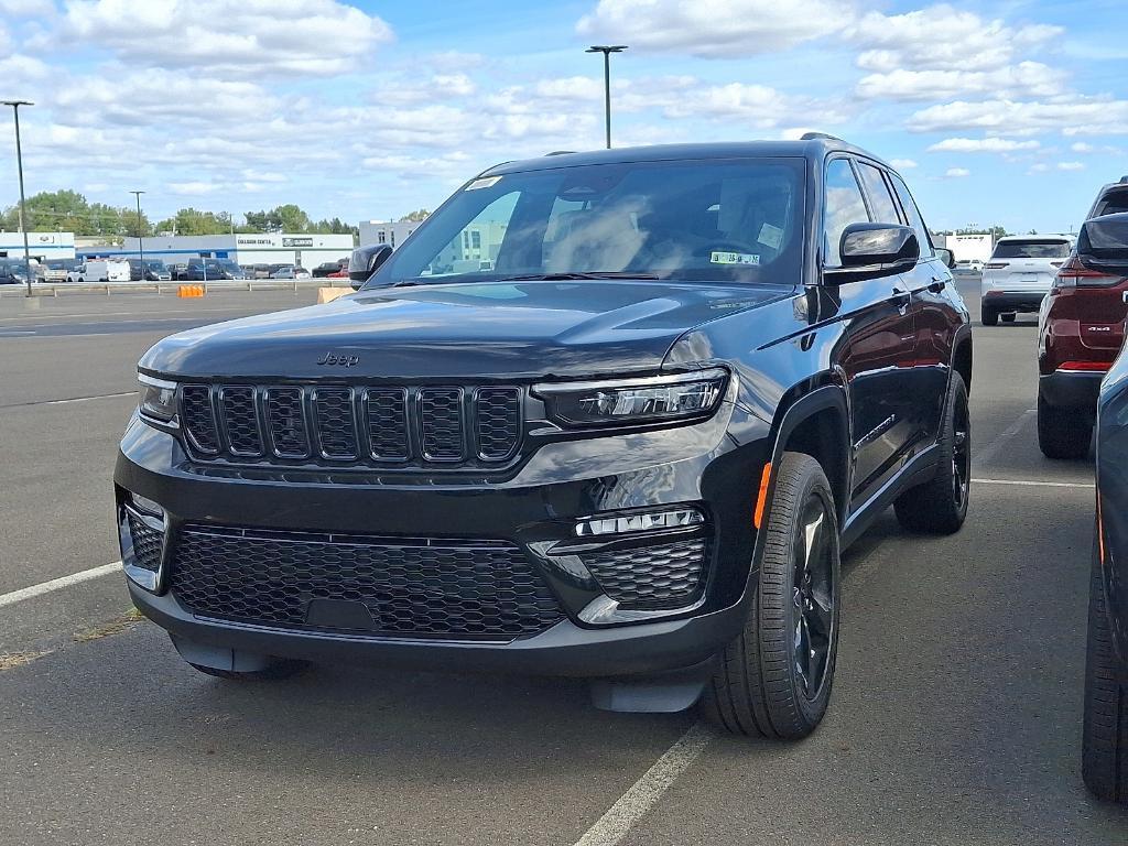 new 2025 Jeep Grand Cherokee car, priced at $46,546