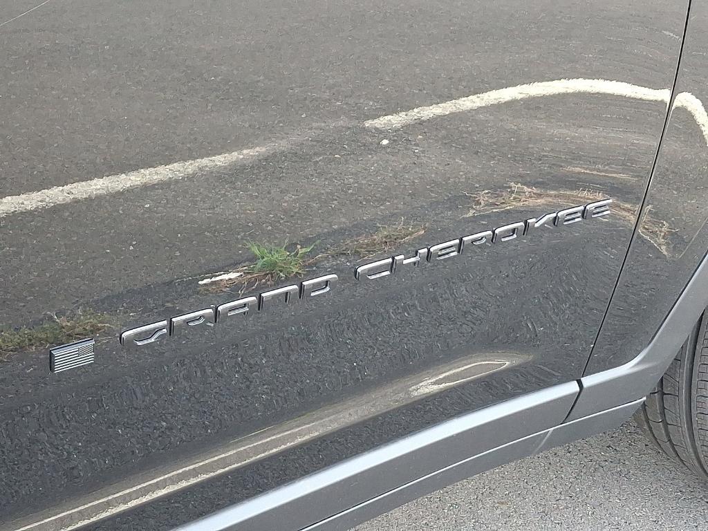 new 2025 Jeep Grand Cherokee car, priced at $46,546