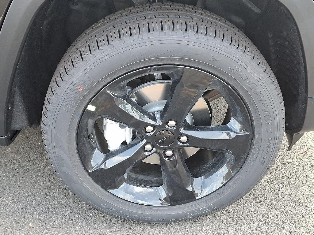 new 2025 Jeep Grand Cherokee car, priced at $46,546