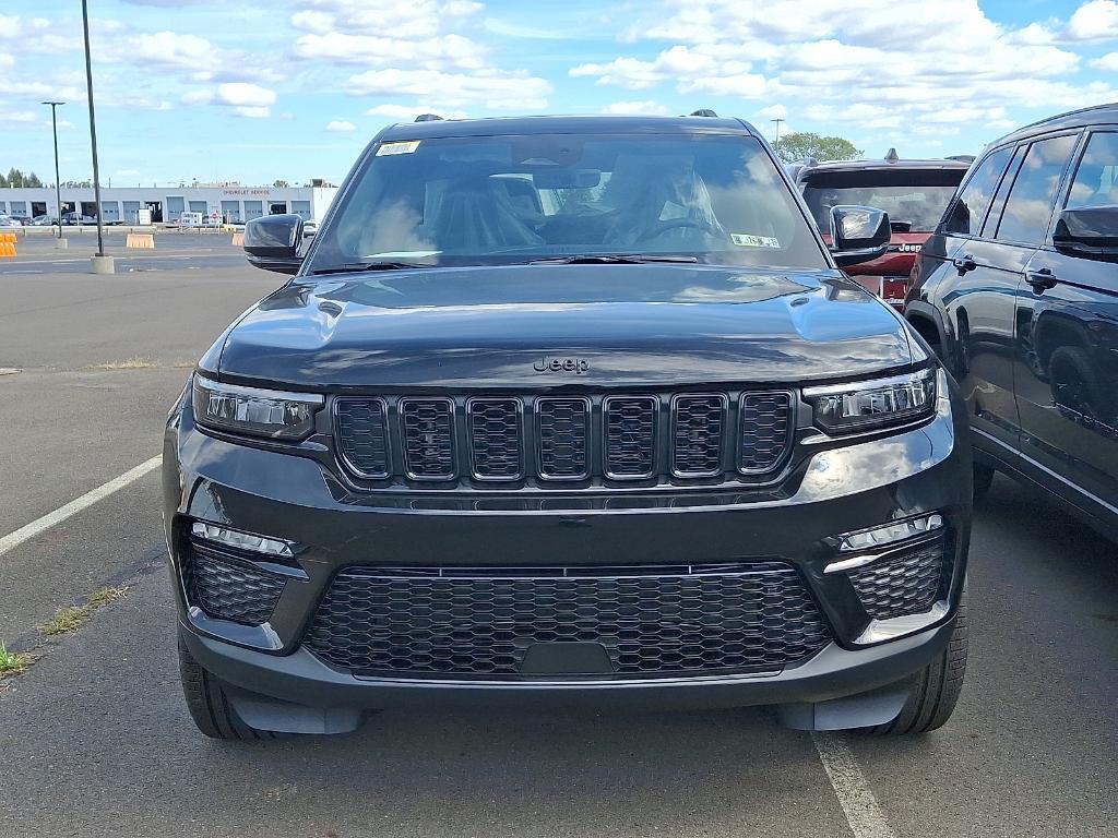 new 2025 Jeep Grand Cherokee car, priced at $46,546