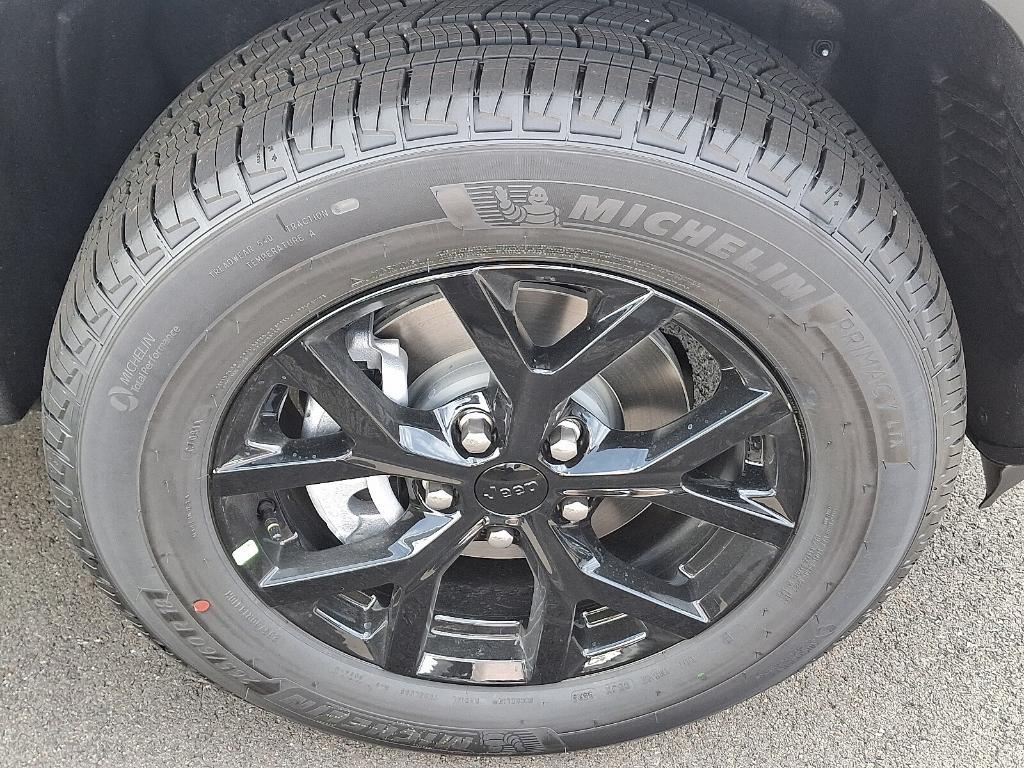 new 2025 Jeep Grand Cherokee car, priced at $39,946