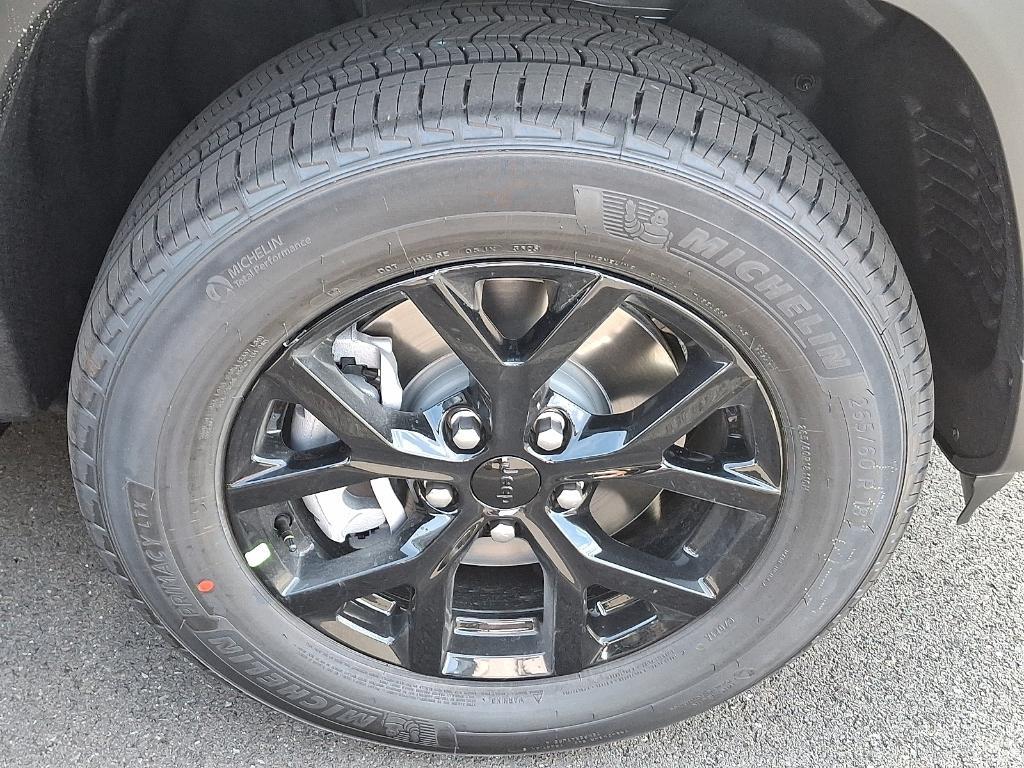 new 2025 Jeep Grand Cherokee car, priced at $40,541