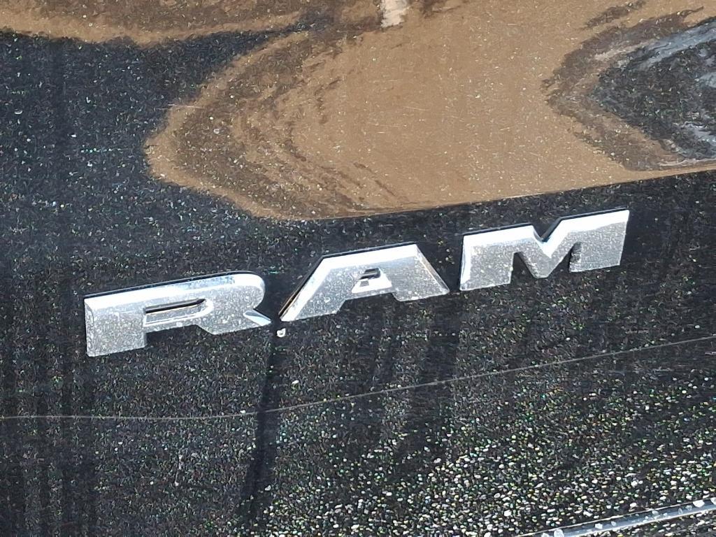 new 2025 Ram 1500 car, priced at $45,431