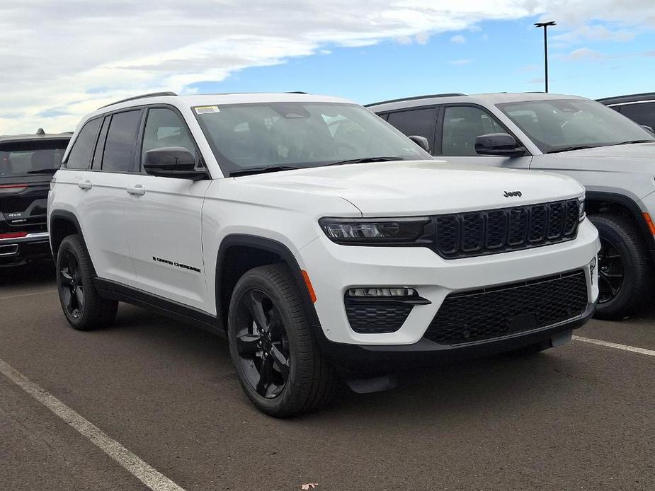 new 2025 Jeep Grand Cherokee car, priced at $54,421