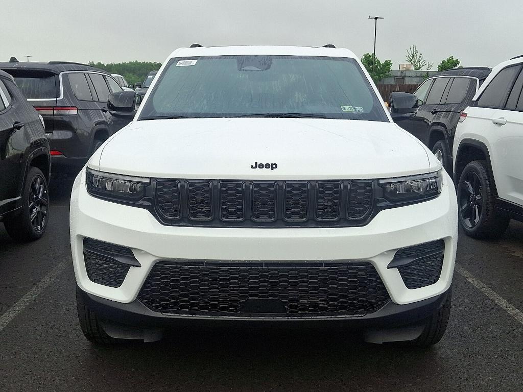 new 2025 Jeep Grand Cherokee car, priced at $39,446