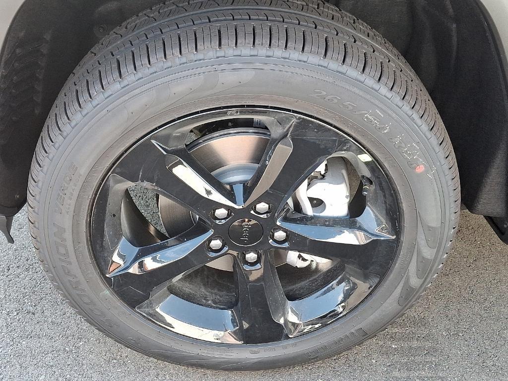 new 2025 Jeep Grand Cherokee car, priced at $45,541