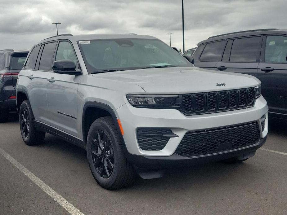 new 2025 Jeep Grand Cherokee car, priced at $45,586