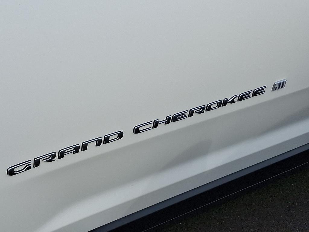 new 2025 Jeep Grand Cherokee car, priced at $43,226