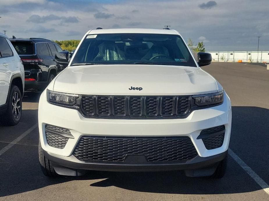 new 2025 Jeep Grand Cherokee car, priced at $47,136