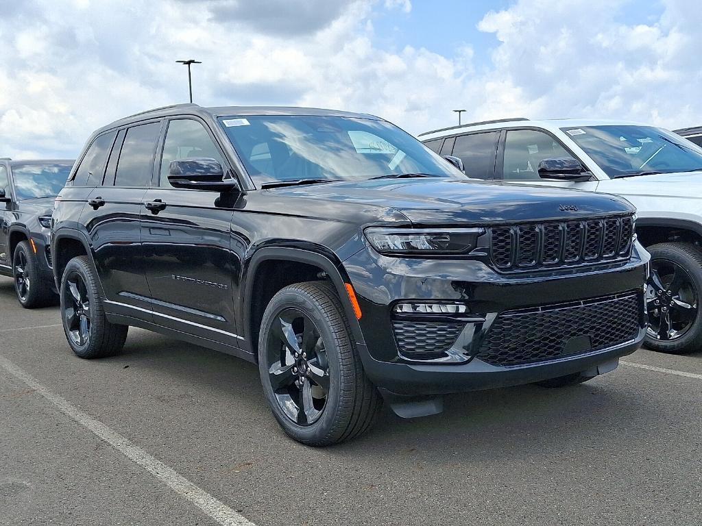 new 2025 Jeep Grand Cherokee car, priced at $45,927