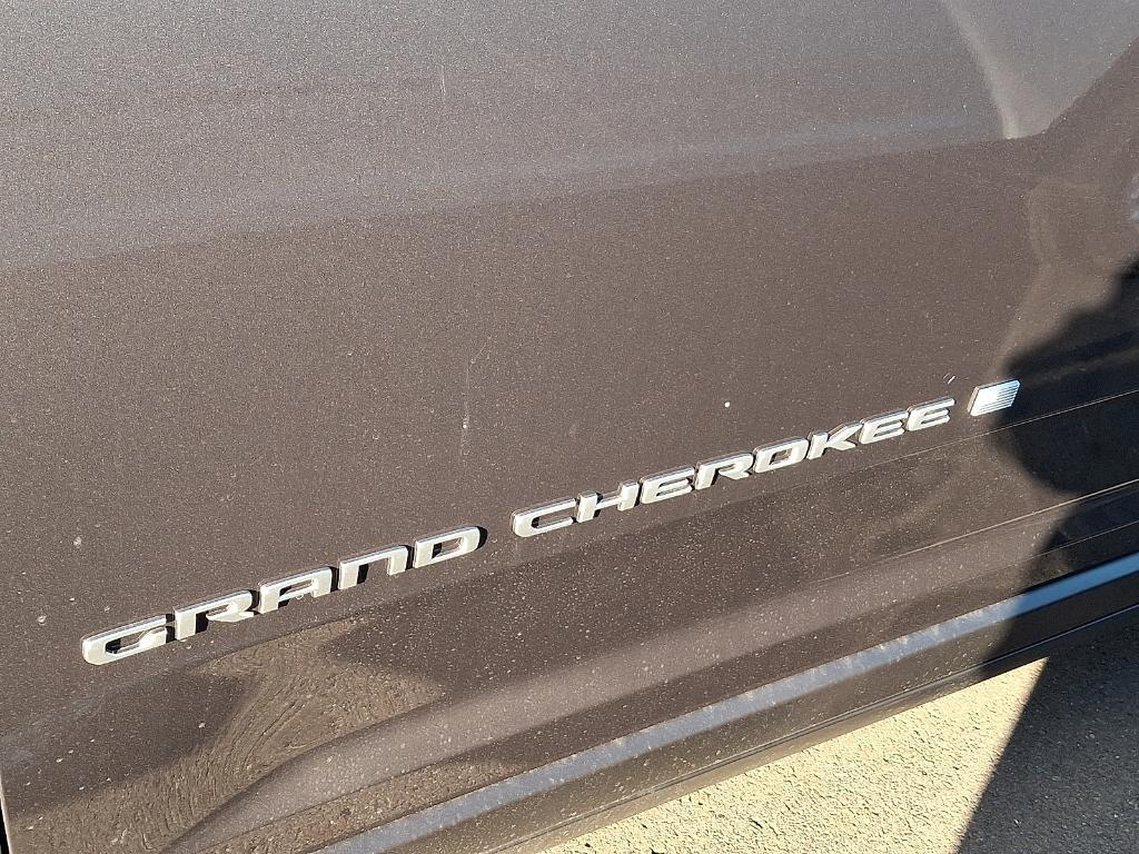 new 2025 Jeep Grand Cherokee car, priced at $43,821