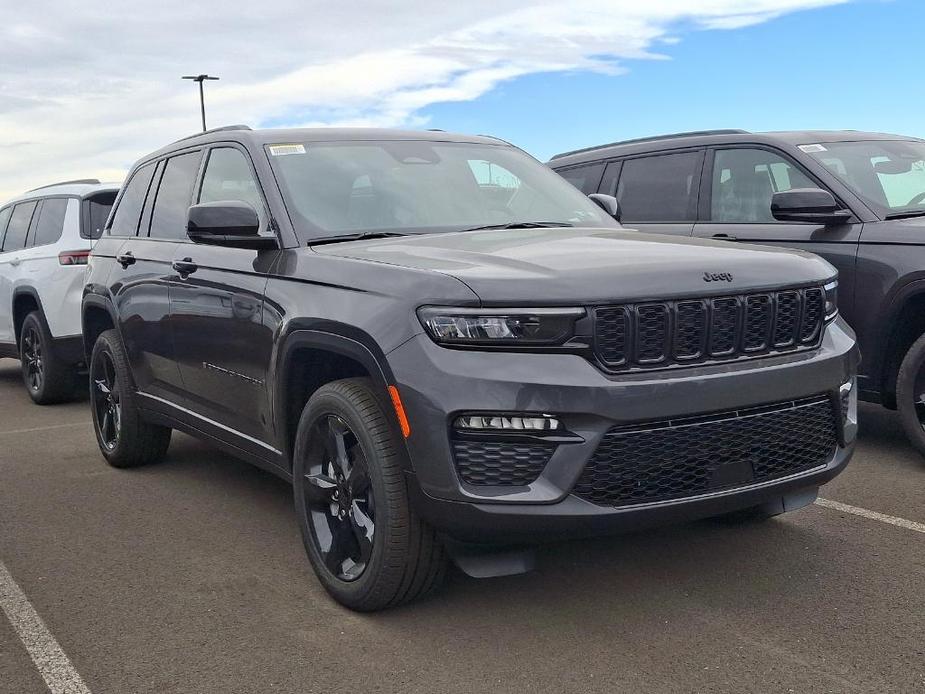 new 2025 Jeep Grand Cherokee car, priced at $47,566