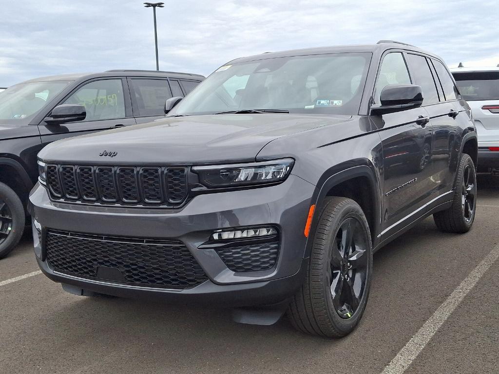 new 2025 Jeep Grand Cherokee car, priced at $47,566