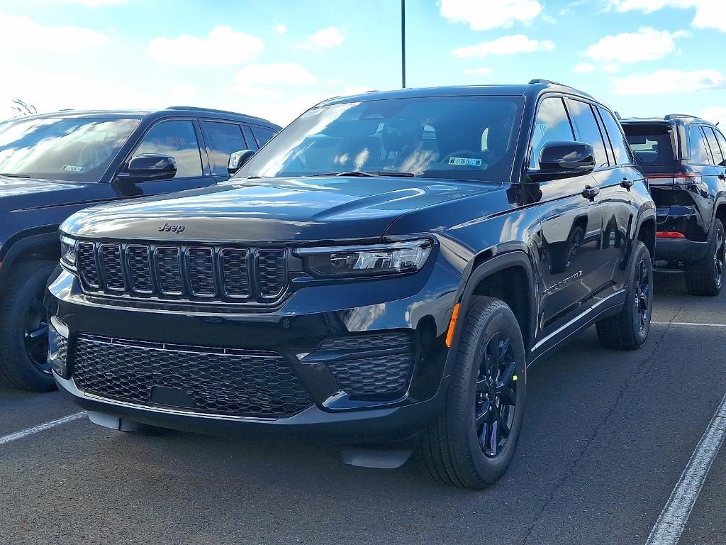 new 2025 Jeep Grand Cherokee car, priced at $40,541
