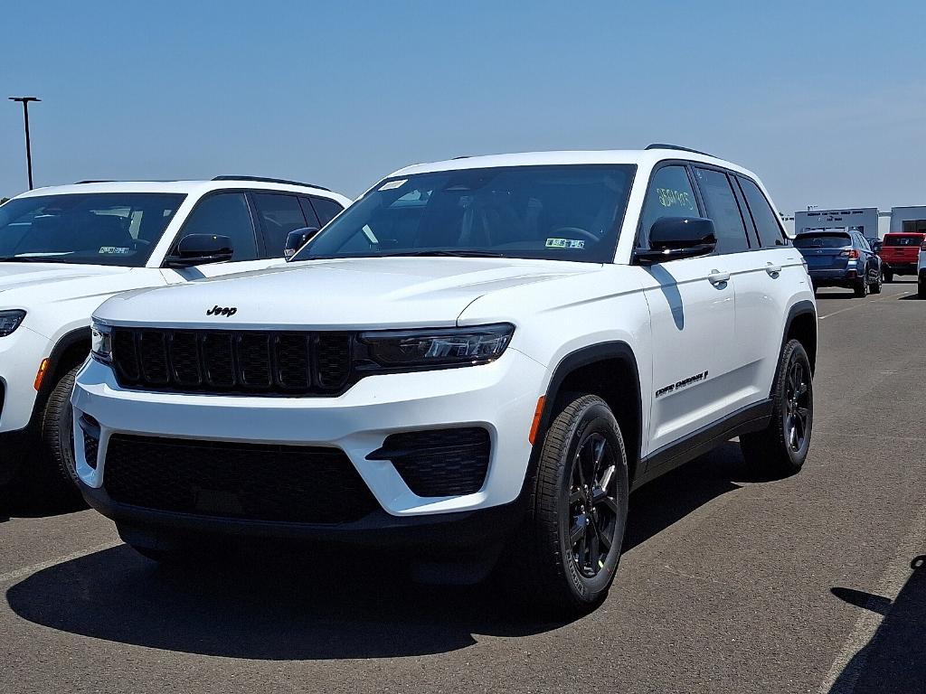 new 2025 Jeep Grand Cherokee car, priced at $39,446