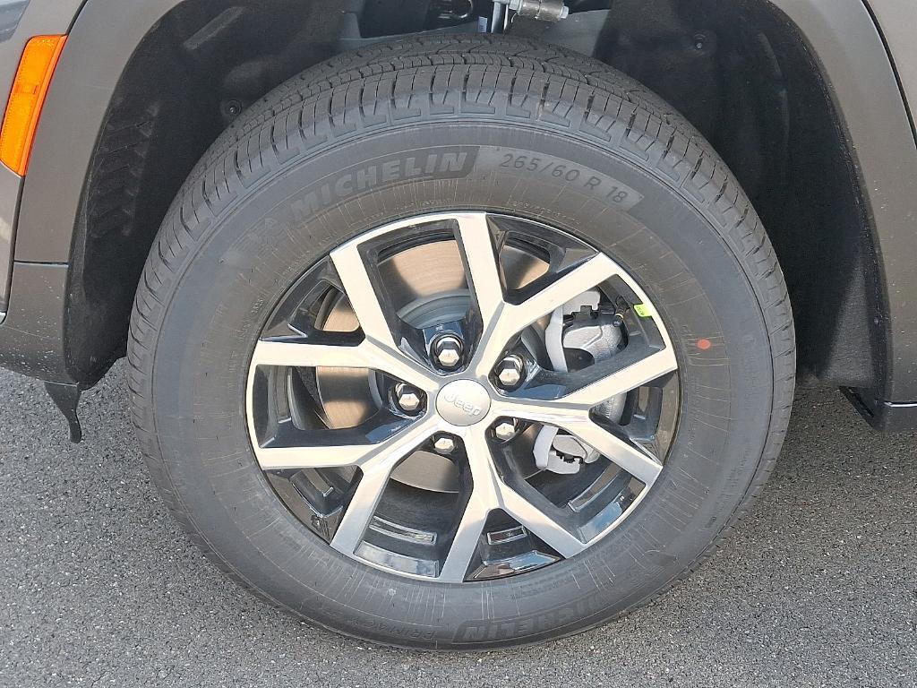 new 2025 Jeep Grand Cherokee L car, priced at $41,326