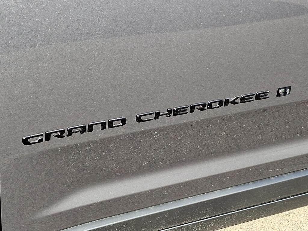 new 2025 Jeep Grand Cherokee car, priced at $42,186