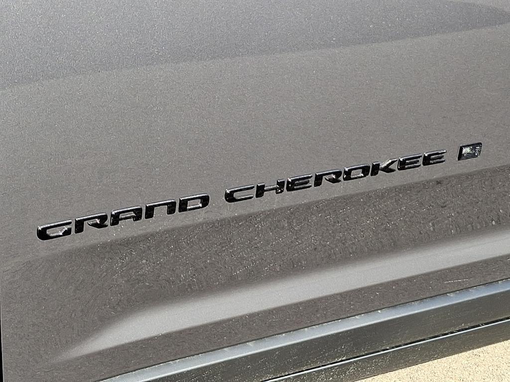 new 2025 Jeep Grand Cherokee car, priced at $42,186