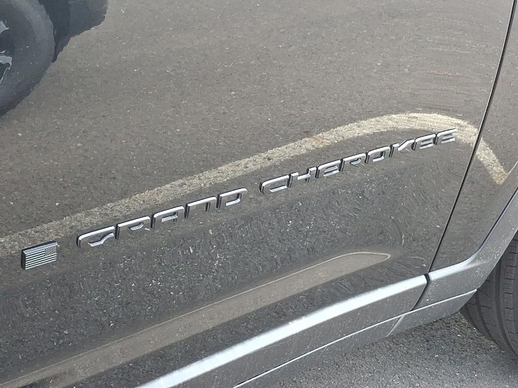 new 2025 Jeep Grand Cherokee car, priced at $46,546
