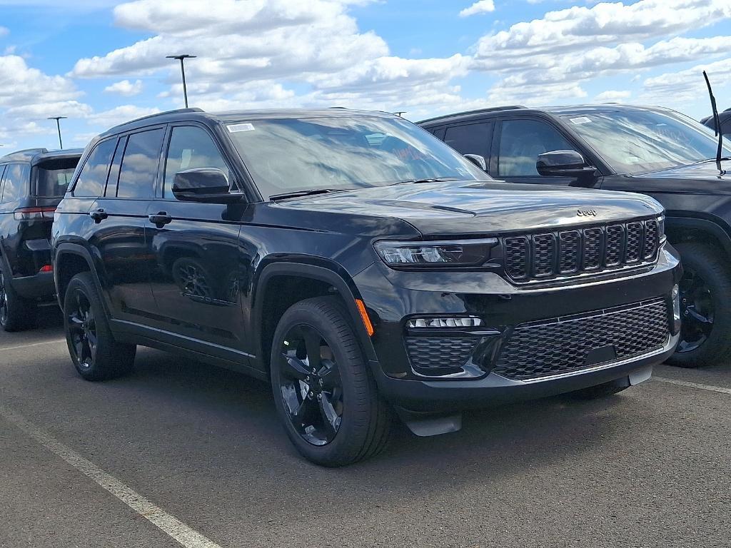 new 2025 Jeep Grand Cherokee car, priced at $46,546