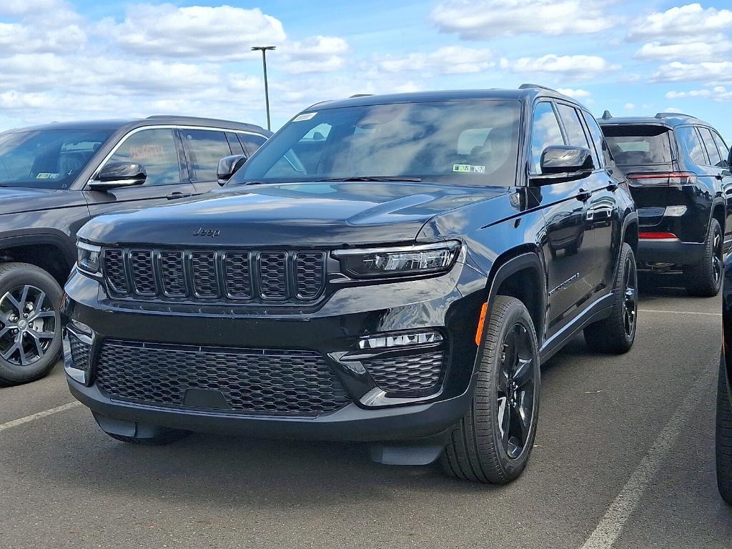 new 2025 Jeep Grand Cherokee car, priced at $46,546