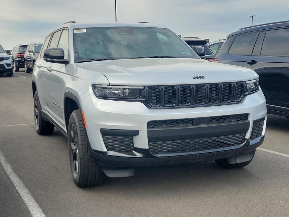 new 2024 Jeep Grand Cherokee L car, priced at $42,586