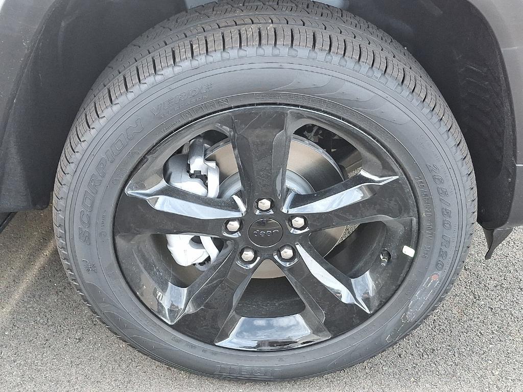 new 2025 Jeep Grand Cherokee car, priced at $45,951