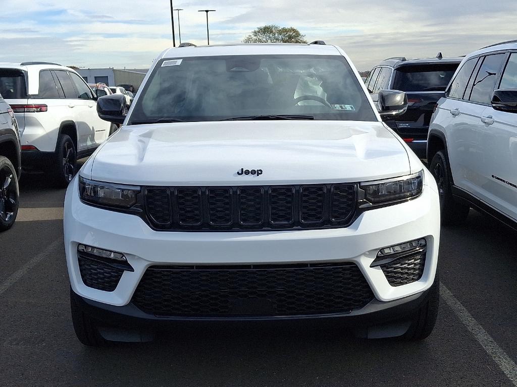 new 2025 Jeep Grand Cherokee car, priced at $45,951