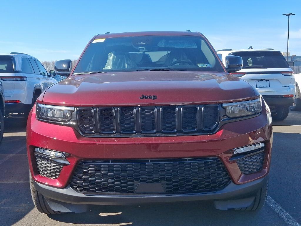 new 2025 Jeep Grand Cherokee car, priced at $47,566