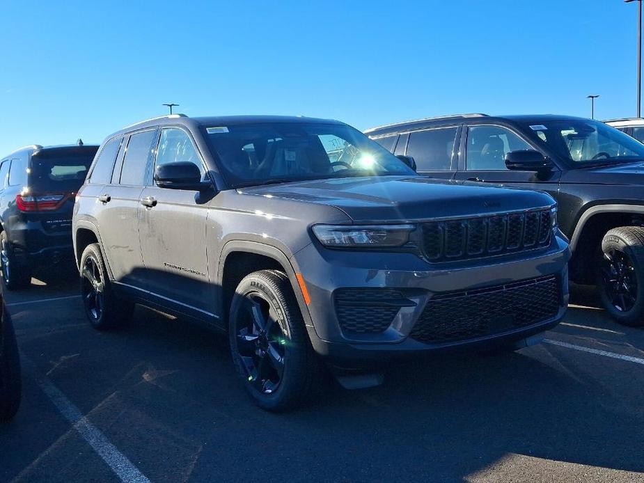 new 2025 Jeep Grand Cherokee car, priced at $46,731