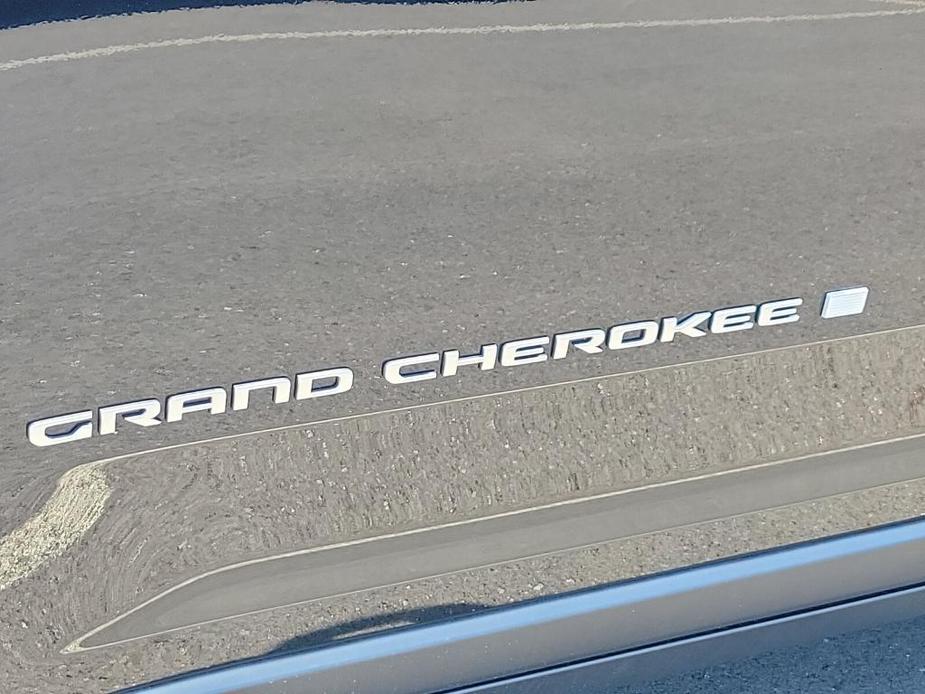 new 2024 Jeep Grand Cherokee L car, priced at $41,856