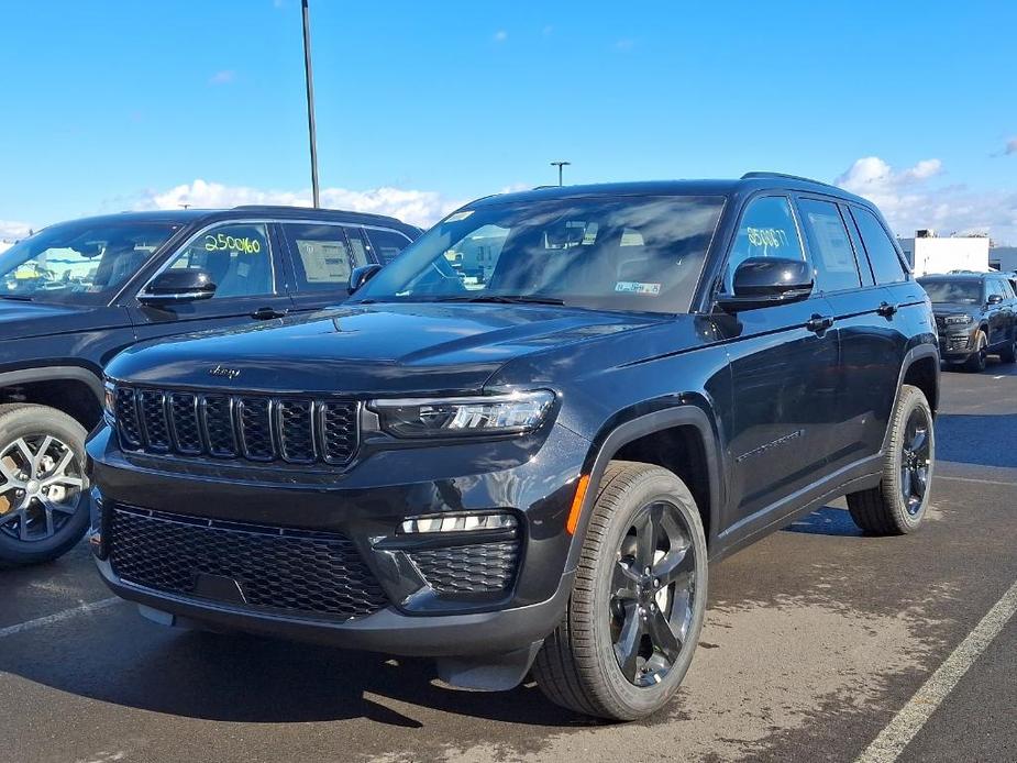 new 2025 Jeep Grand Cherokee car, priced at $52,091