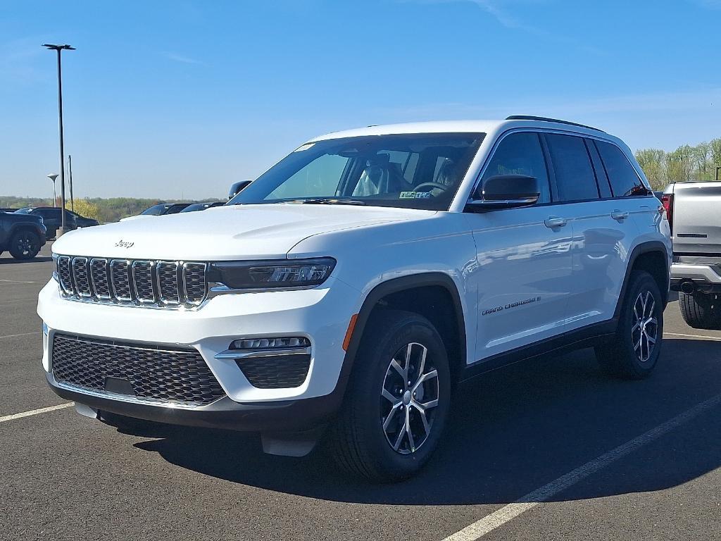 new 2025 Jeep Grand Cherokee car, priced at $39,132