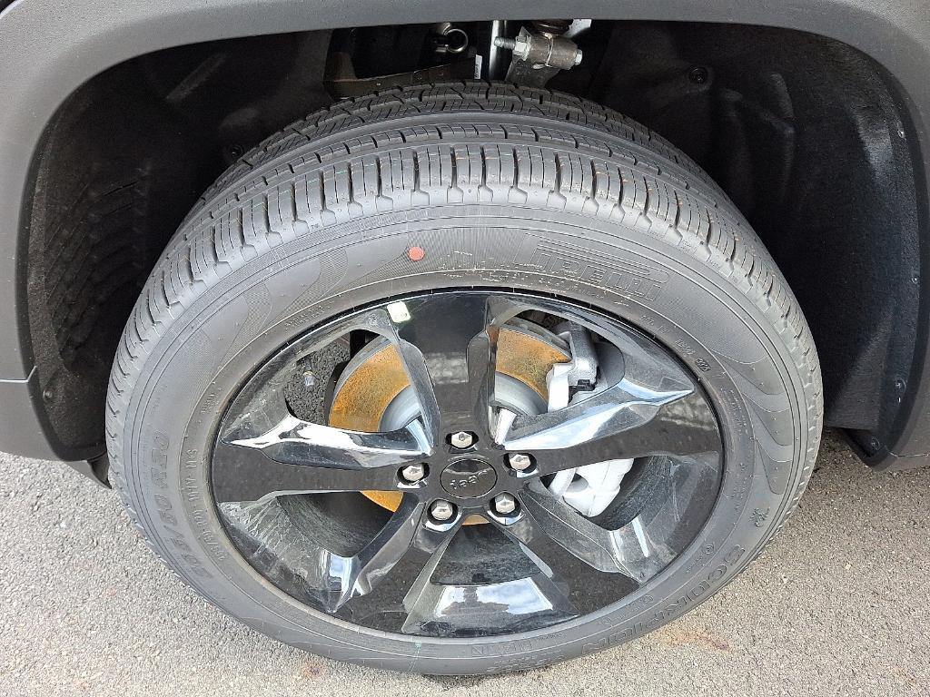 new 2025 Jeep Grand Cherokee car, priced at $46,546