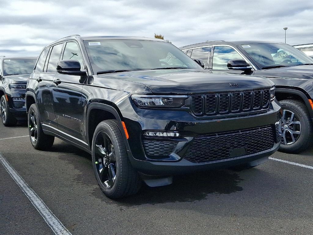 new 2025 Jeep Grand Cherokee car, priced at $46,546