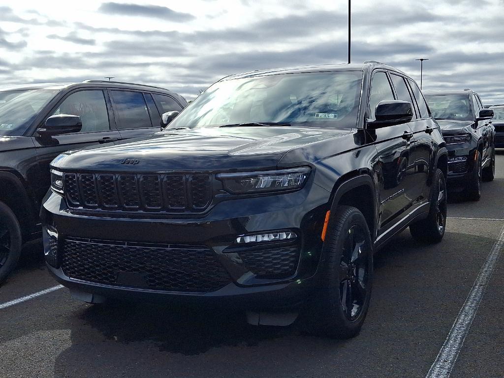 new 2025 Jeep Grand Cherokee car, priced at $46,546