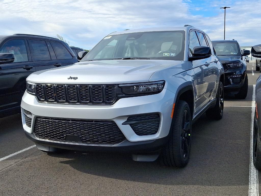 new 2025 Jeep Grand Cherokee car, priced at $42,186