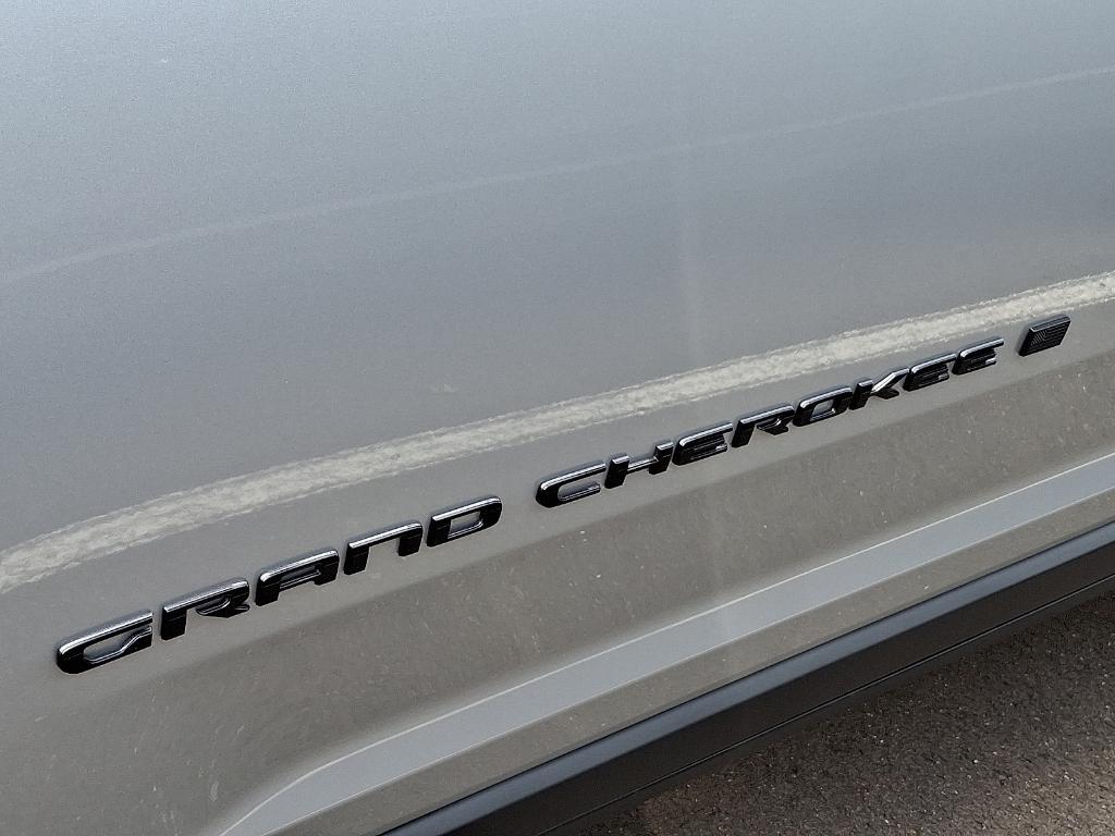 new 2025 Jeep Grand Cherokee car, priced at $42,186